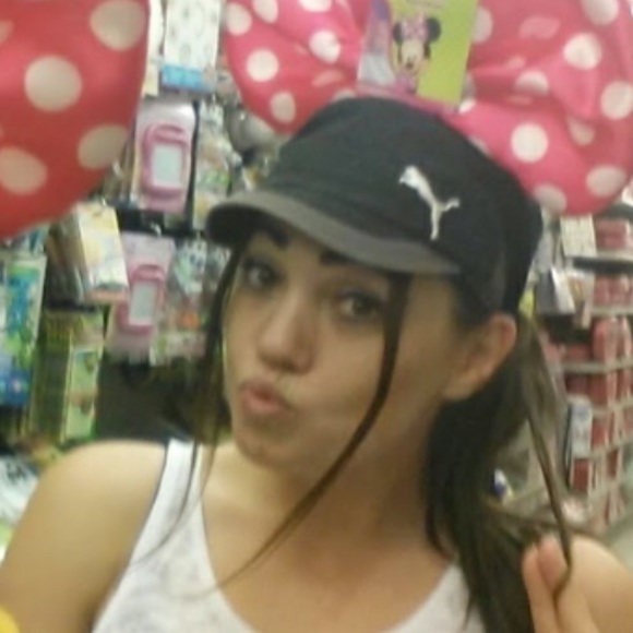 Meet your Posher, Roxanne - Picture 1 of 1